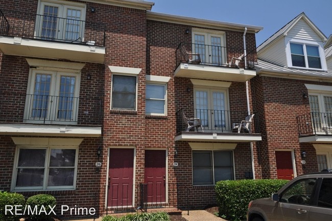 Building Photo - 24 Academy Ln