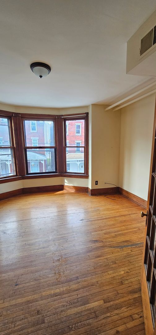 Foto del edificio - 2nd Floor 2 Bedroom 1 Bath Harrisburg Scho...