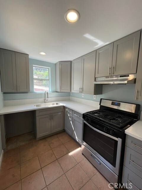 Foto del edificio - 6818 Santa Susana Pass Rd