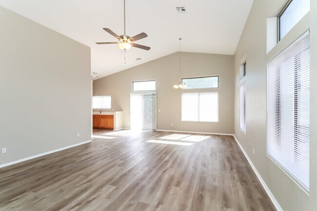 Building Photo - 14459 N 87Th Drive