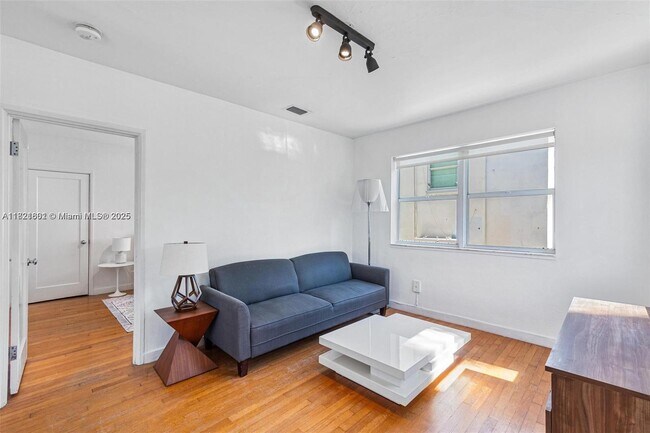 Foto del edificio - 4015 Meridian Ave