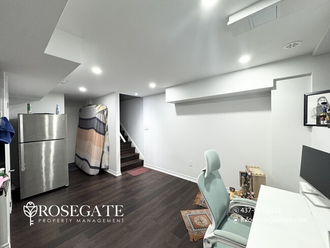 Building Photo - Spacious 1-Bedroom Walk-Out Basement Apart...