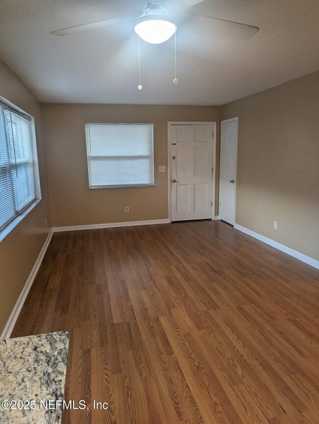 Foto del edificio - 408 13th Ave N