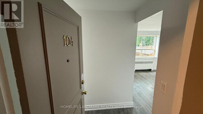 Photo du bâtiment - 676-676 Mt Pleasant Rd