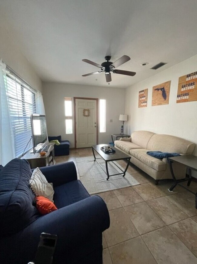 Photo - C0517 Woodbury Row Apartment