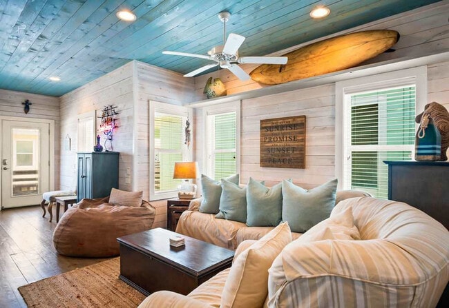 Building Photo - 2727 Eleventh Street-SI ID1023166P