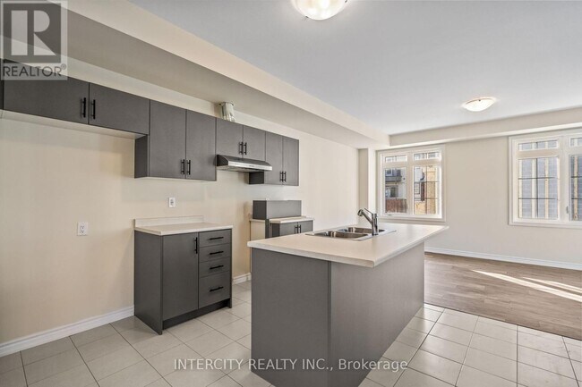 Building Photo - 138 Senay Cir