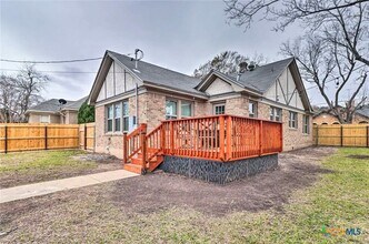 Building Photo - 1419 N 5th St