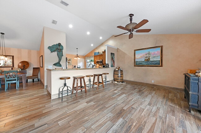 Building Photo - 9740 El Clair Ranch Rd