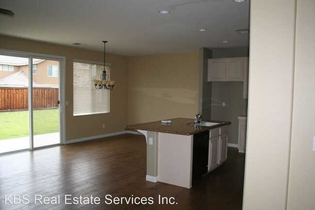 Building Photo - 4 br, 2 bath House - 10324 Sharktooth Peak Dr