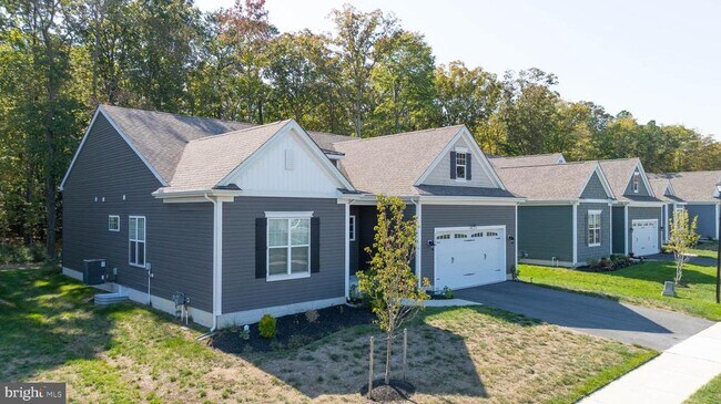 Building Photo - 22395 Arbor Cir