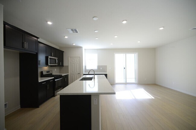 Foto del edificio - 26596 Platte Rd