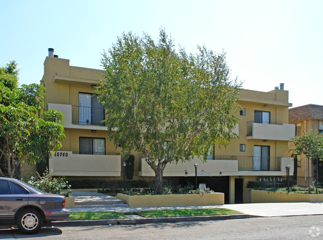 Foto del edificio - 10740 Lawler St