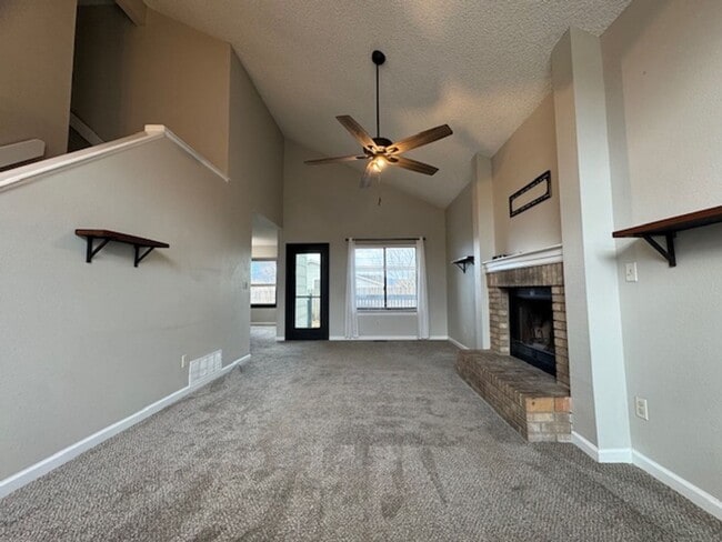 Building Photo - REMODELED 3BD HOME in CONSTITUTION HILLS - Security Deposit Waiver Available