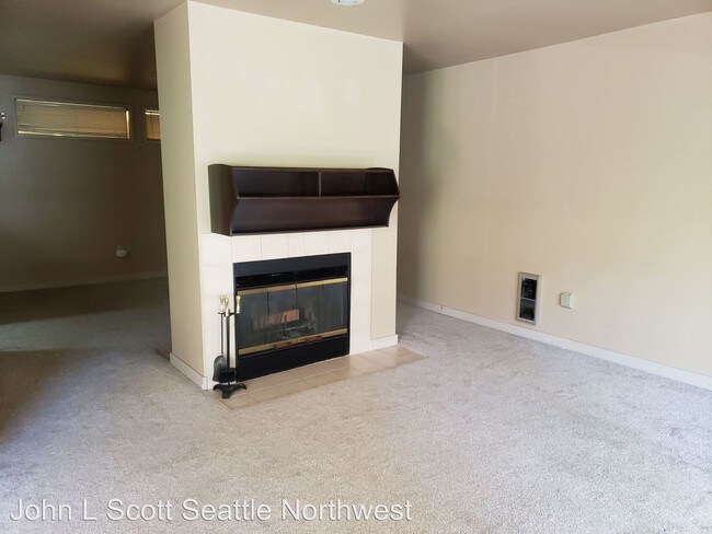 Foto del edificio - 2 br, 1 bath House - 5225 50th Avenue NE #205