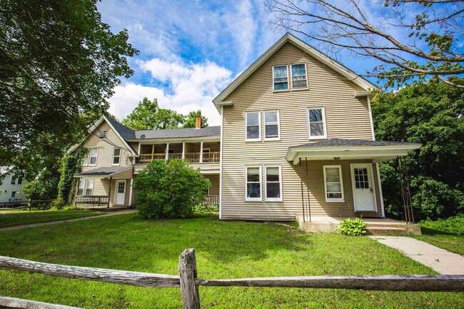 Building Photo - 4 Bayley Ave