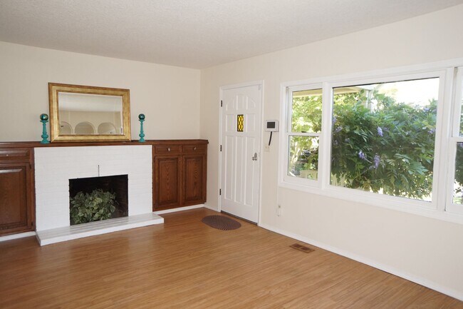 Foto del edificio - NE Portland 3 bedroom Rose City Park