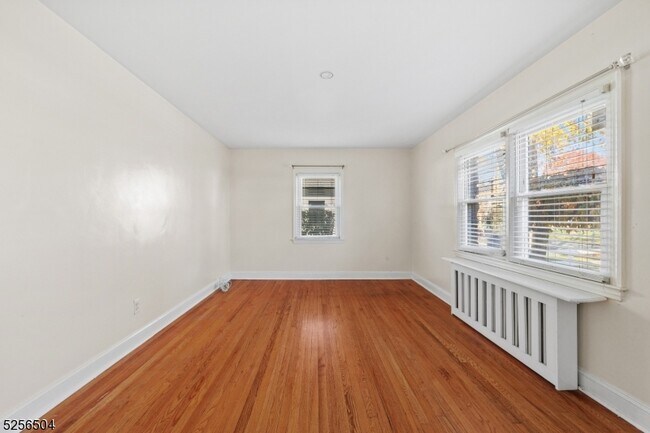 Building Photo - 133 Cedar Ave