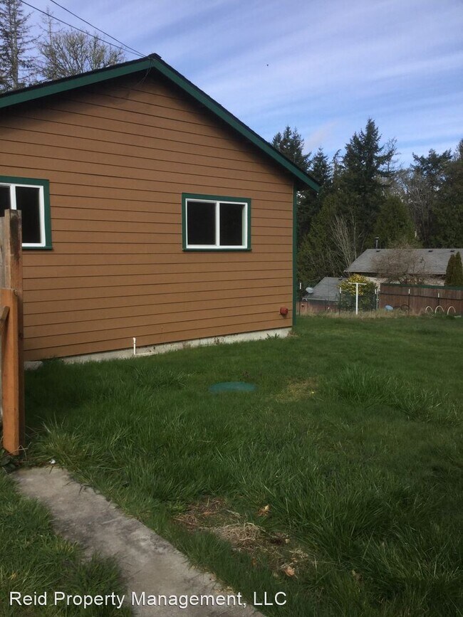 Foto del edificio - 2 br, 1 bath House - 3325 Quatermass Ave NE