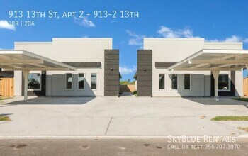 Building Photo - 913 S 13th St