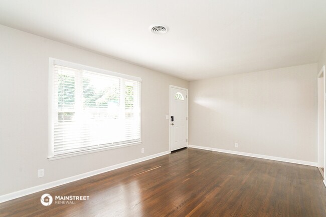 Building Photo - 210 Southburn Dr
