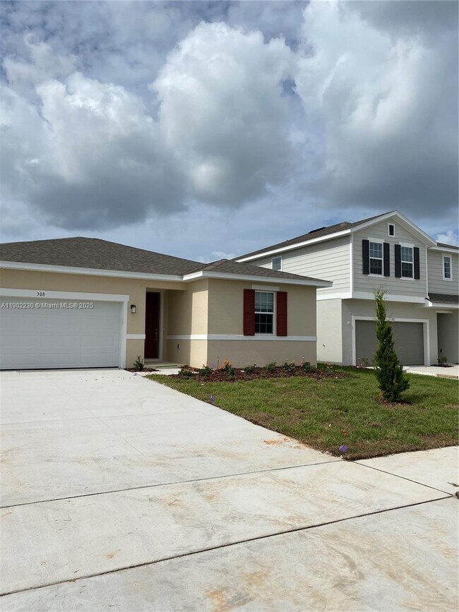 Building Photo - 308 Lake Smart Cir