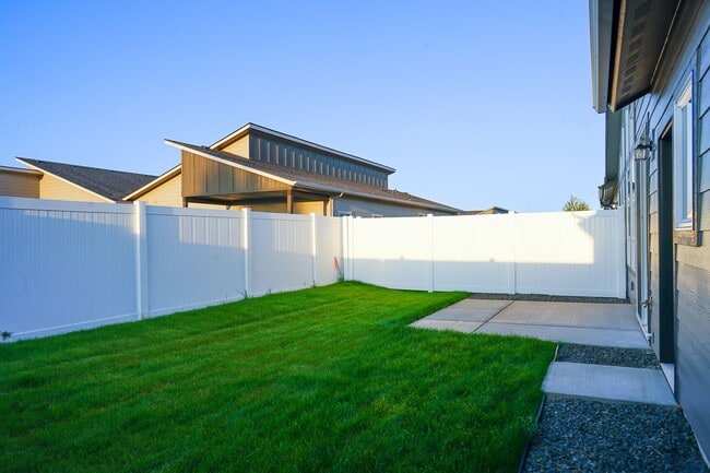 Building Photo - Brand New 2 Bedroom 2 Bath in Coeur d'Alene