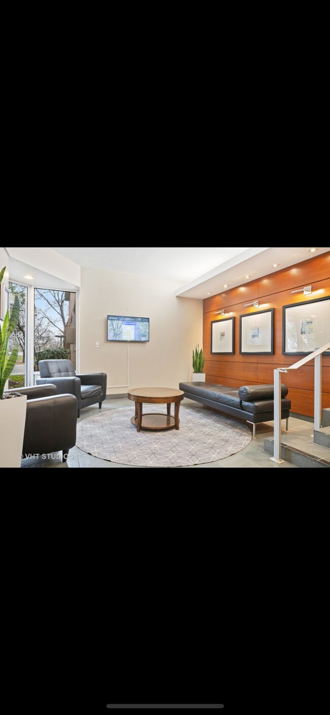 Foto del edificio - 4970 N Marine Dr