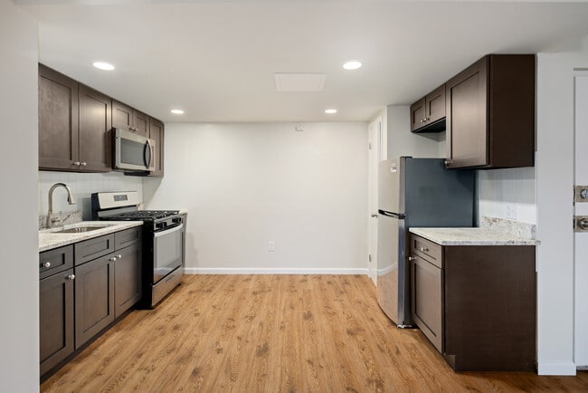 Foto del edificio - Riveredge Square Apartments