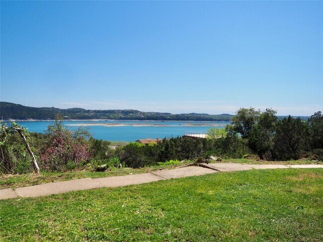 Foto del edificio - 14020 Skyline Dr