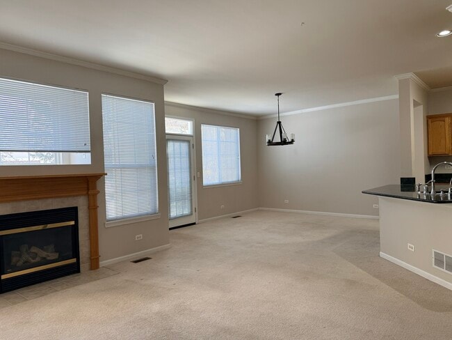 Building Photo - 2305 Sandy Creek Dr