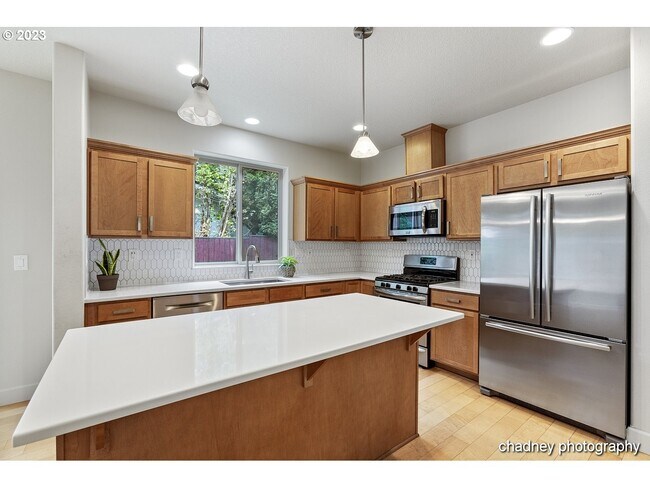 Building Photo - 5406 SW Taylors Ferry Rd