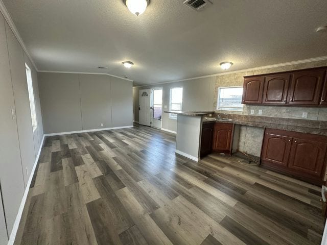 Building Photo - 2015 Scranton Ave