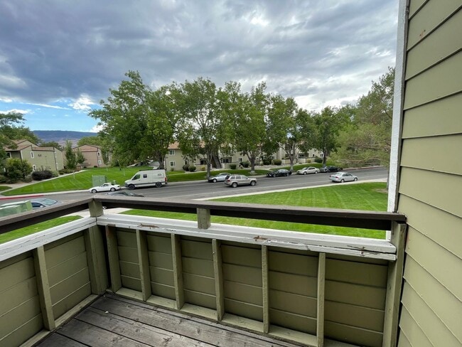 Building Photo - 1 Bedroom/ 1 Bathroom South Reno Condo