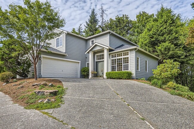 Spacious 4-Bedroom Home in Kenmore | Priva... - Spacious 4-Bedroom Home in Kenmore | Priva...