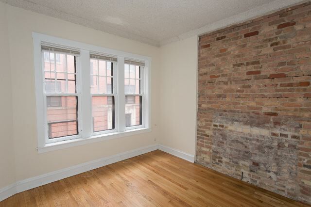 Building Photo - 3523 N Racine Ave