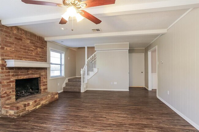 Building Photo - 11914 Gardenglen Dr