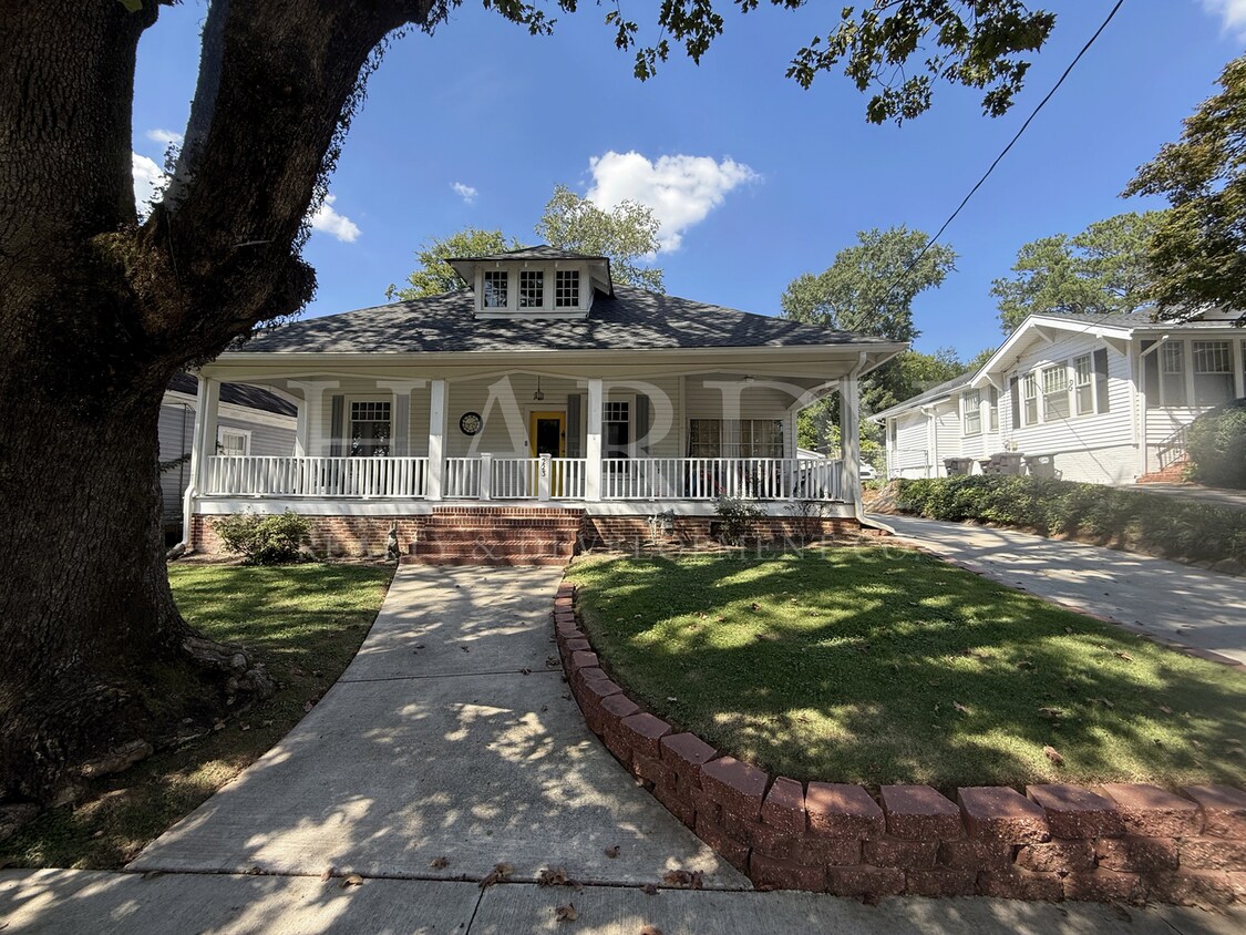 Primary Photo - 223 E 11th St SE