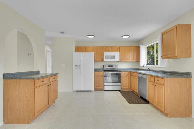 Foto del edificio - 2073 SE Talwood Ln