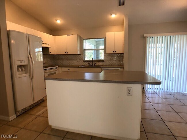 Foto del edificio - 517 SE 16th Pl