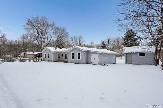 Foto del edificio - 2266 Newberry Rd