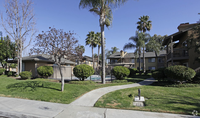 Building Photo - Martin Woods Apartment Homes