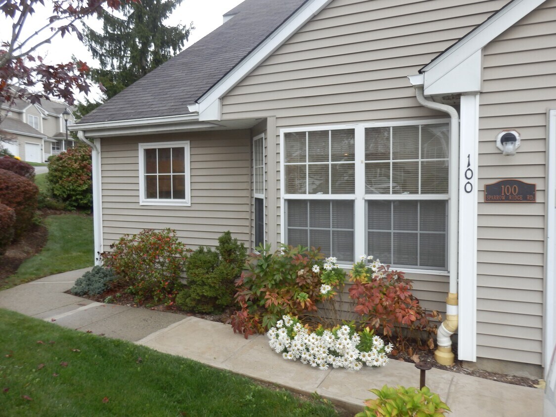 Primary Photo - 100 Sparrow Ridge Rd