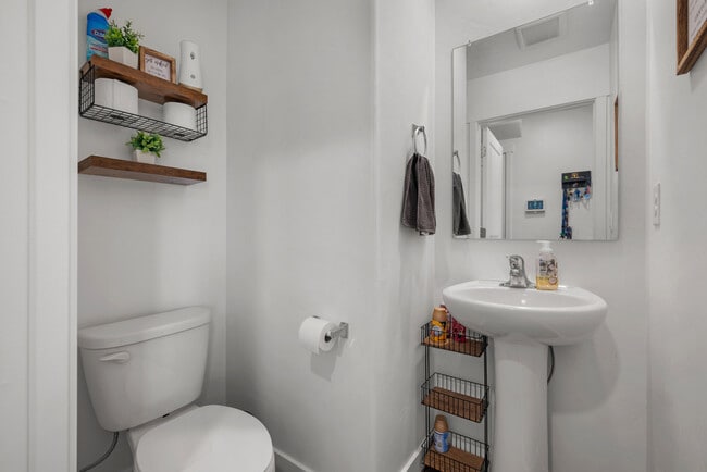 Foto del edificio - 988 W Broadleaf Dr