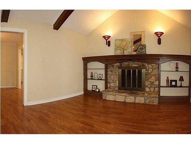 Foto del edificio - 3424 E 98th St