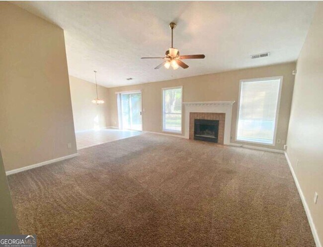 Building Photo - 1205 Opal Cir