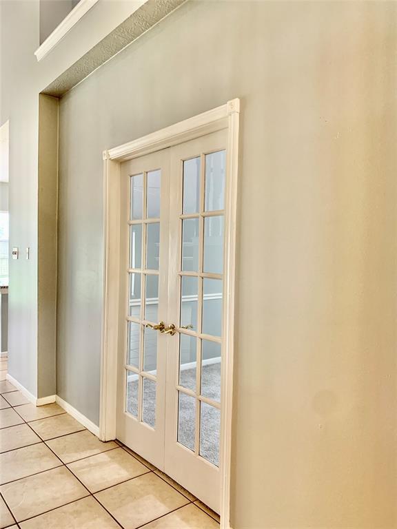 Building Photo - 211 S Meadows Dr
