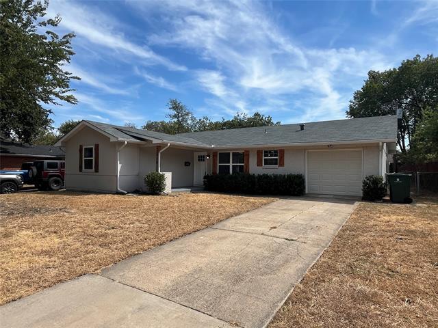 Building Photo - 3218 Maple Dr