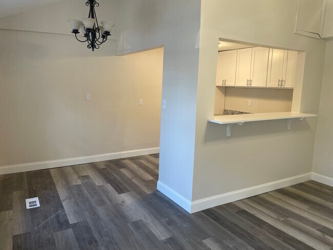 Building Photo - 106 Mountain View Dr