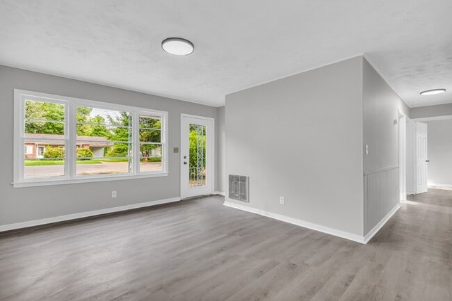 Building Photo - 131 Poplar St